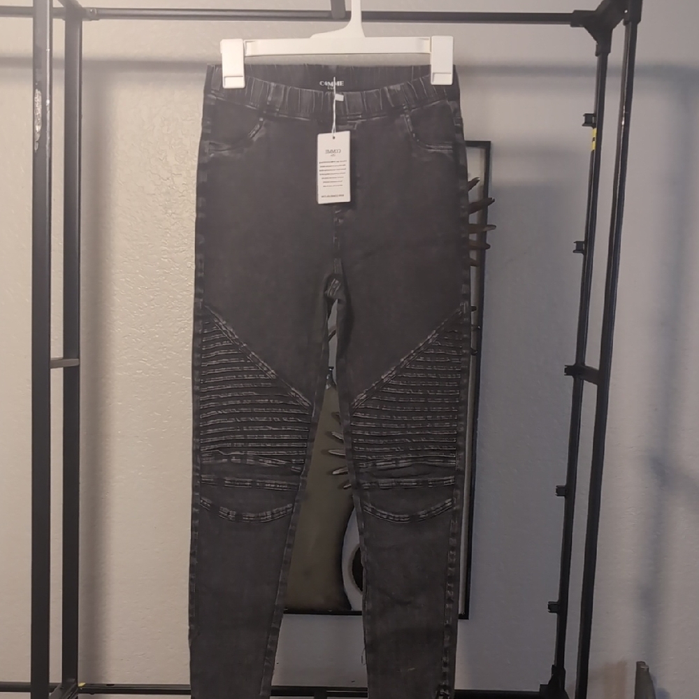 Chic Gray Biker Jeans